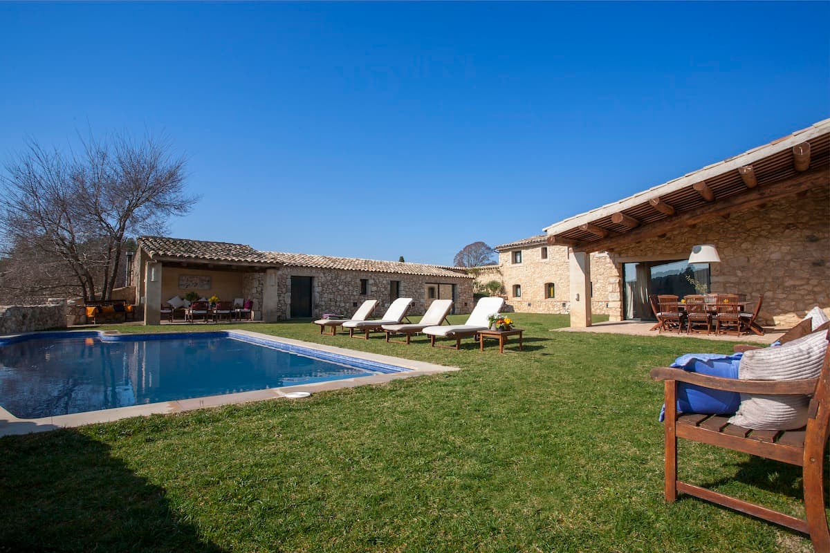 Villa Viladellops — luxury villa photo 20