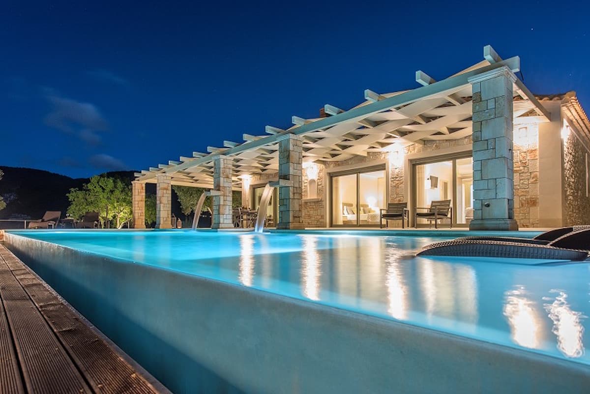 Artina Luxury Villa — luxury villa photo 2