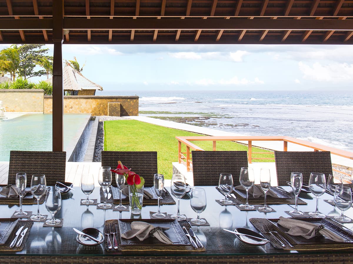 Bayu Gita Beach Front — luxury villa photo 2