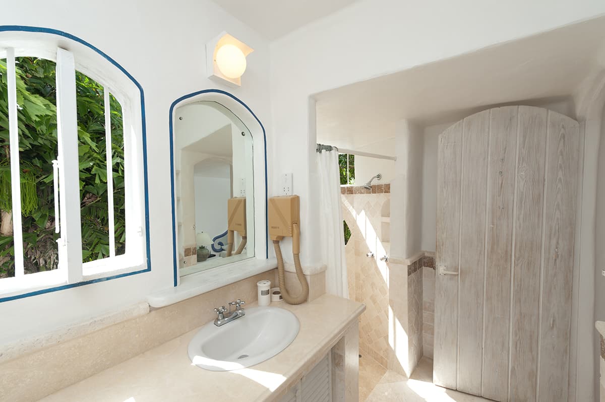 Merlin Bay - Gingerbread — luxury villa photo 3