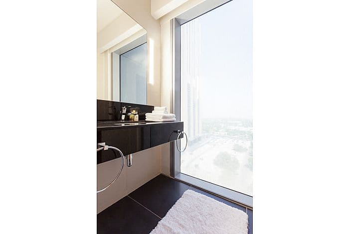 LUXURIOUS 1 BED APARTMENT — luxury villa photo 10
