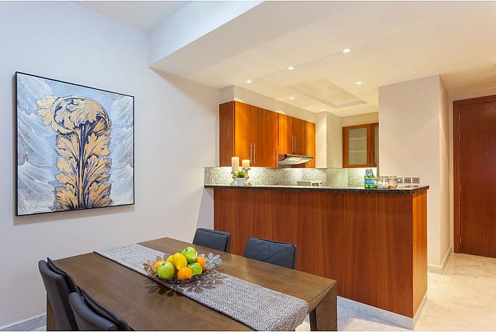 STYLISH STUDIO — luxury villa photo 9