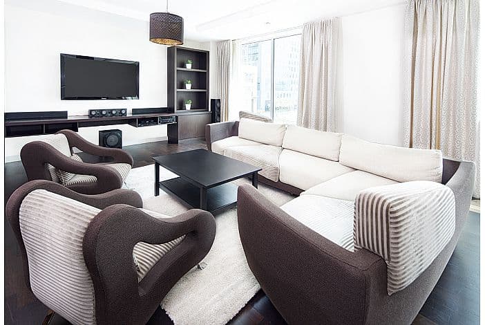 SPECTACULAR 1 BED APARTMENT — luxury villa photo 2