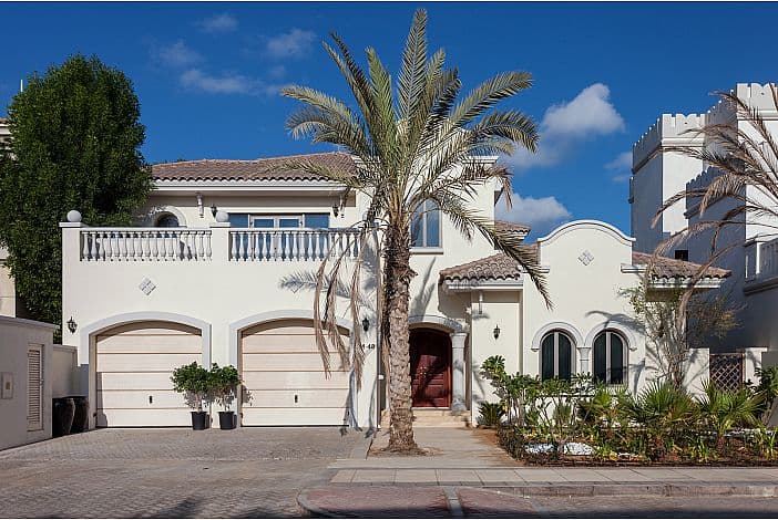 STUNNING 4 BED VILLA — luxury villa photo 3