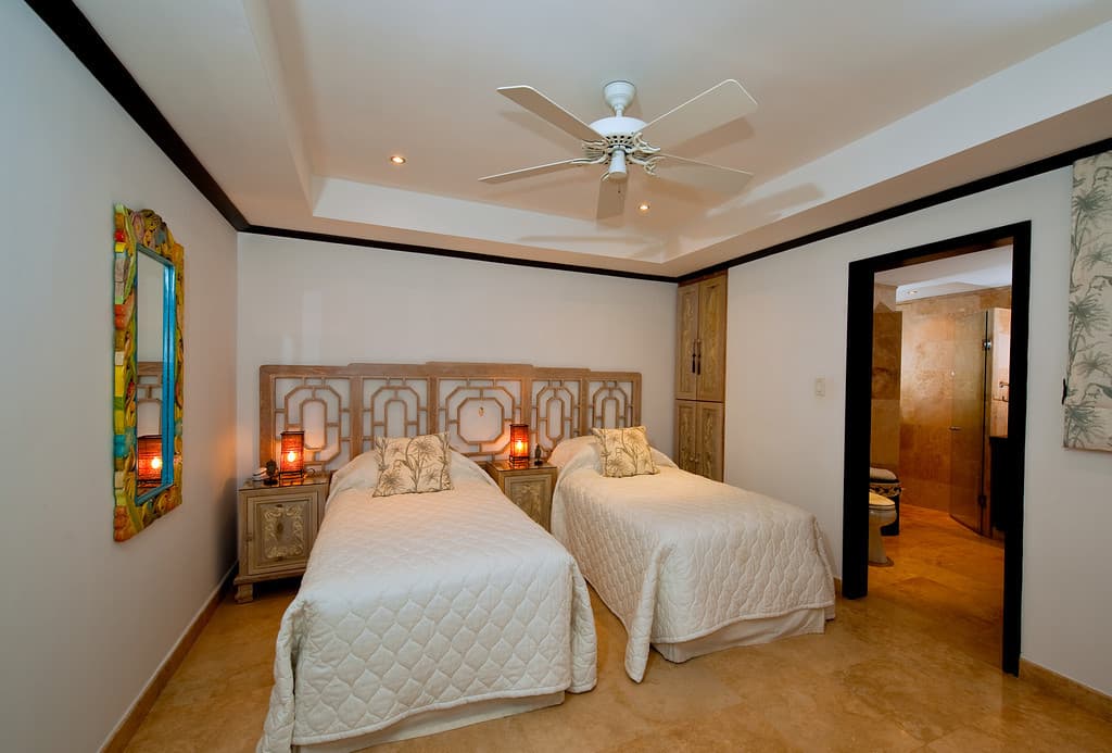 Coral Cove 2 - The Mahogany Tree — luxury villa photo 10