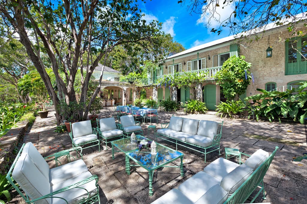 Fustic House — luxury villa photo 1