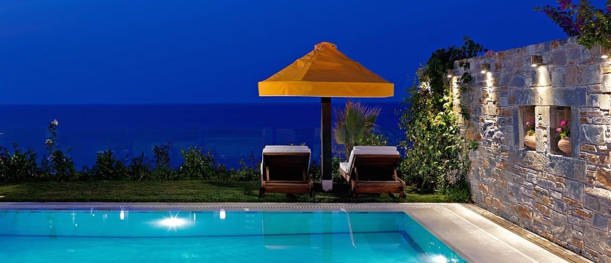 EXECUTIVE SPA VILLA — luxury villa photo 1