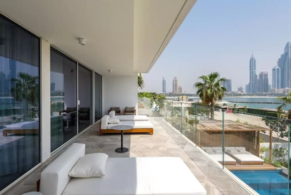 Five hotel luxury beach front villa — luxury villa photo 1
