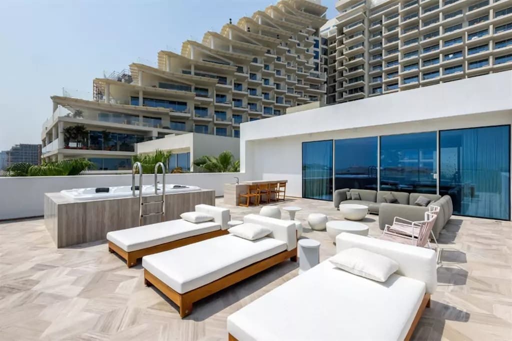 Five hotel luxury beach front villa — luxury villa photo 20