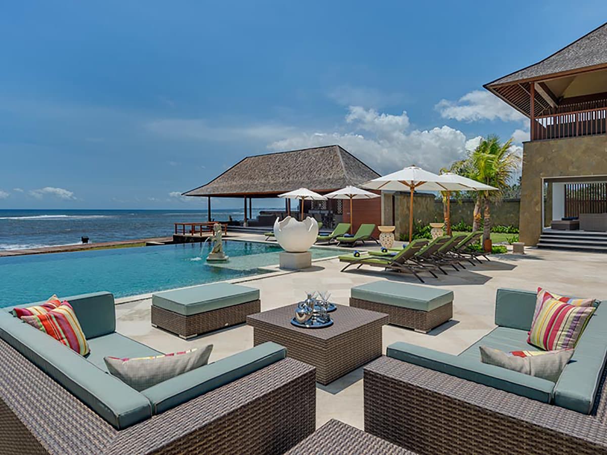 Bayu Gita Beach Front — luxury villa photo 19
