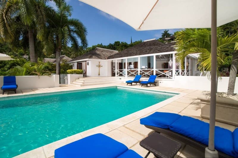 RoundHill Deluxe Villas — luxury villa photo 15