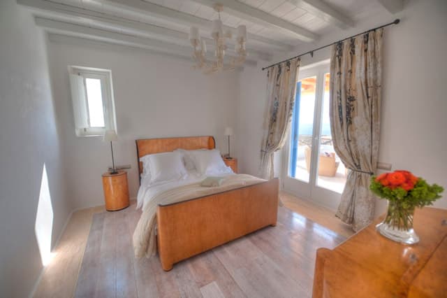 Karma Pelikanos — luxury villa photo 20