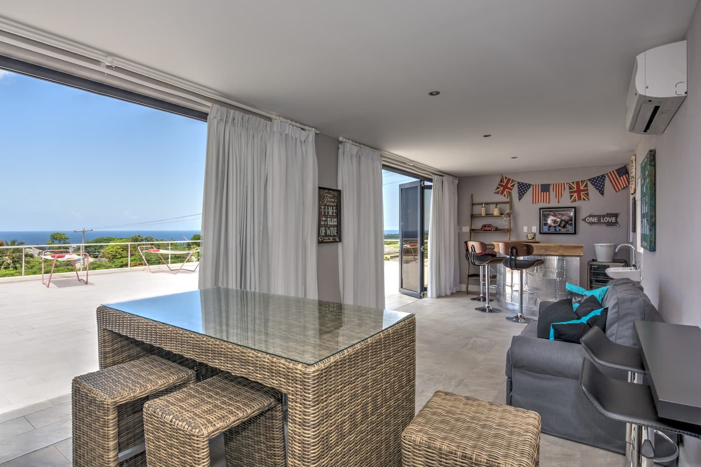 Angel Heights — luxury villa photo 23