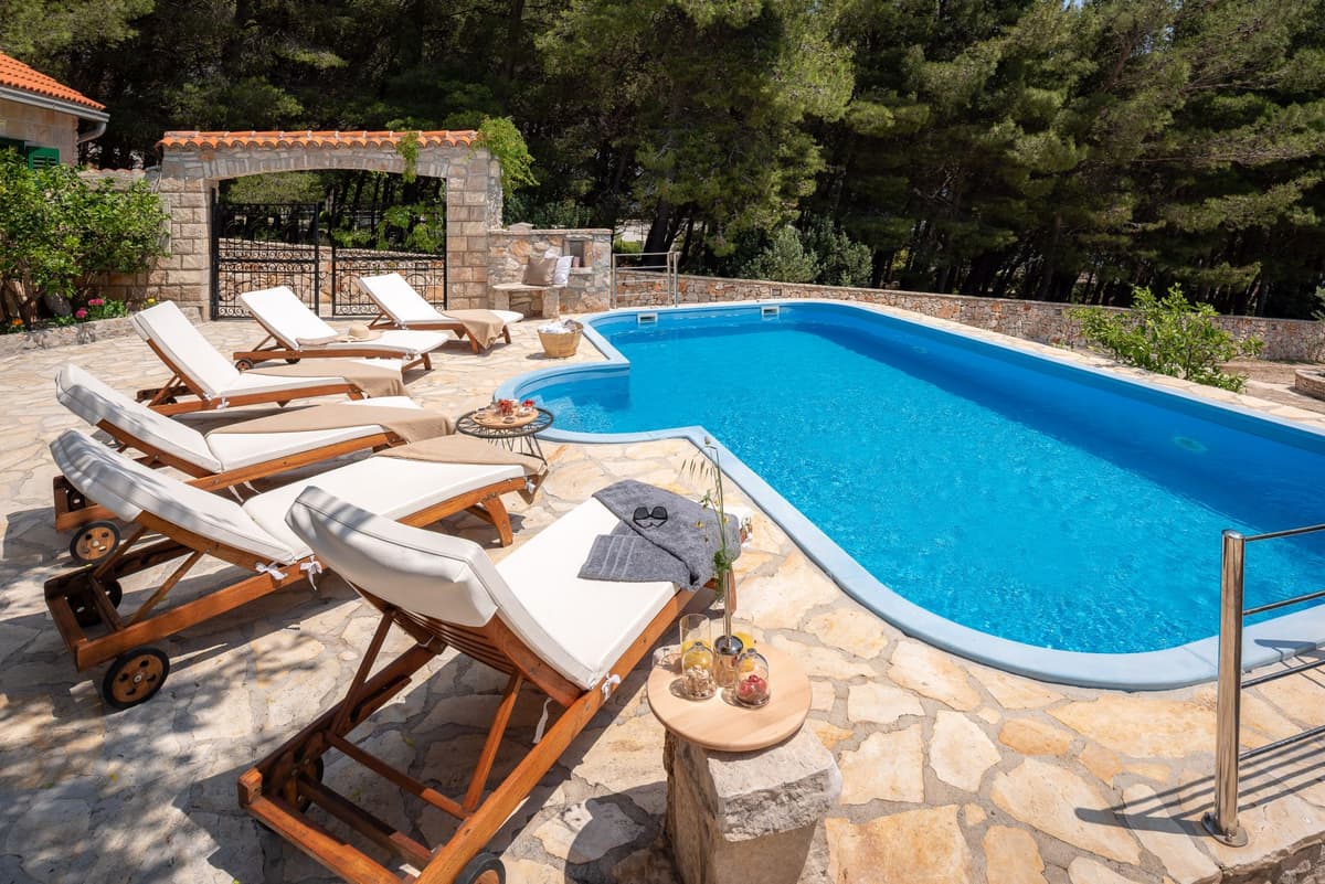 Villa Zlatni Rat — luxury villa photo 2