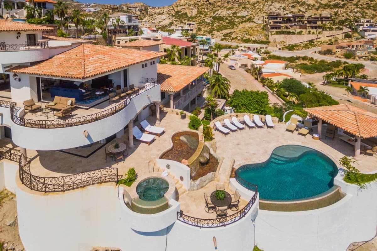 Villa La Roca — luxury villa photo 2