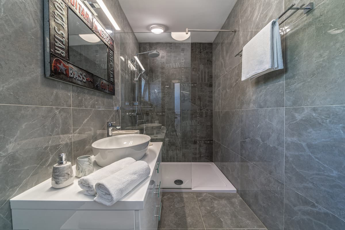 Villa Mimice Equinox — luxury villa photo 43