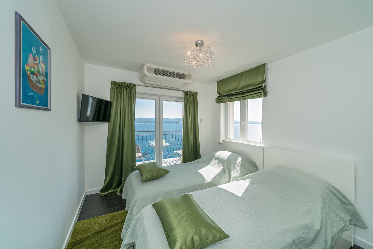Villa Mimice Equinox — luxury villa photo 44