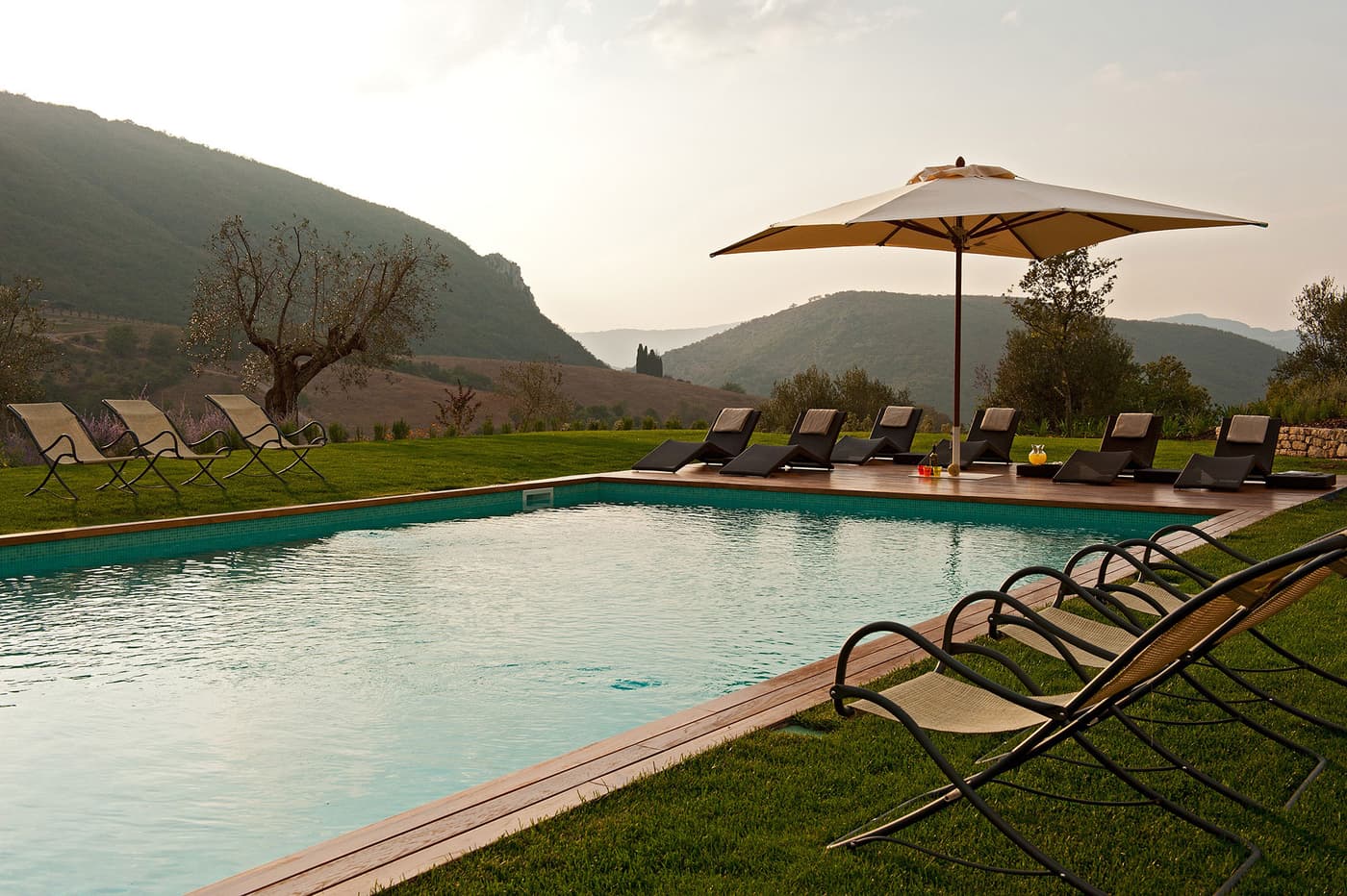 Villa Caminata — luxury villa photo 2