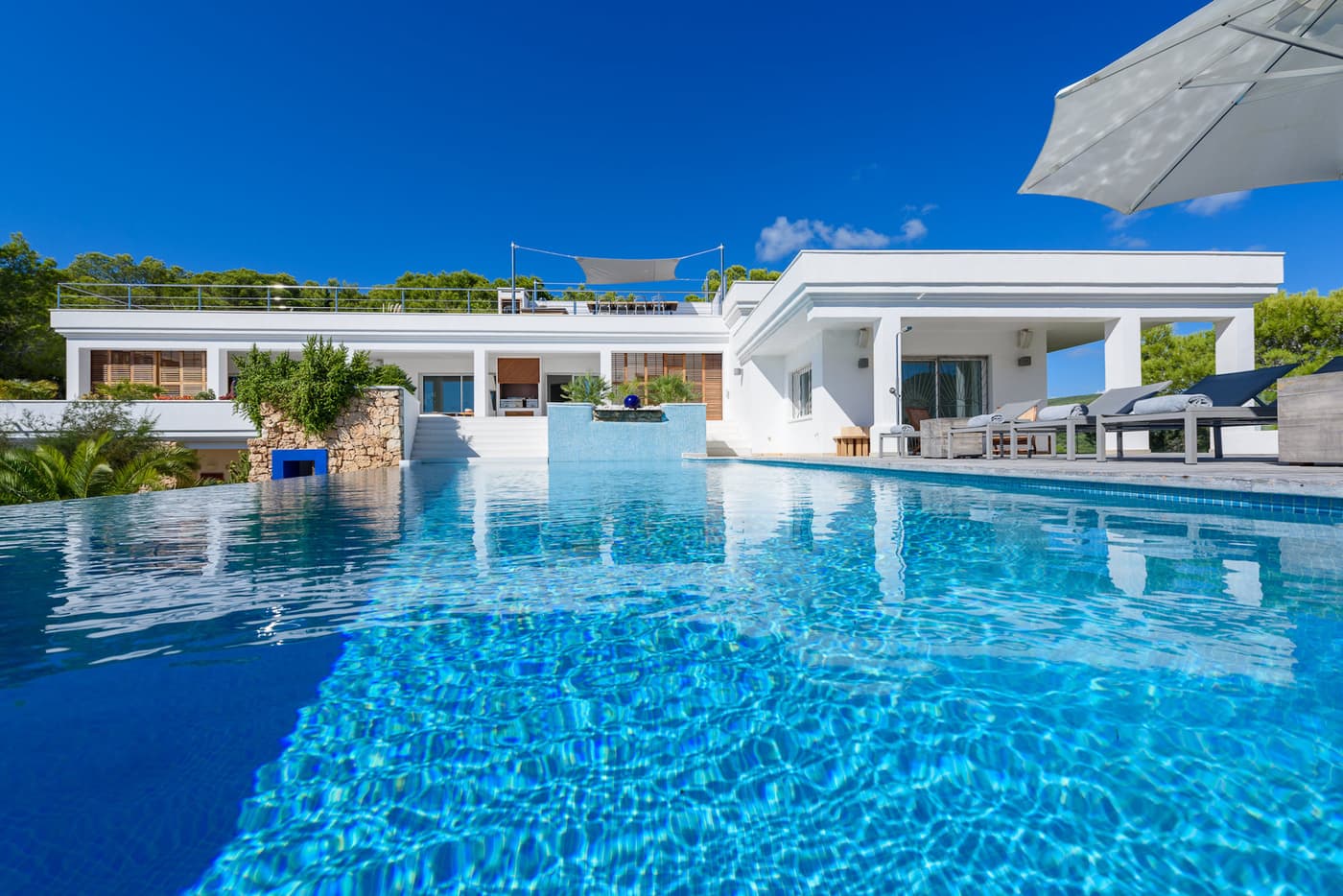 Casa Blanca Jondal — luxury villa photo 3