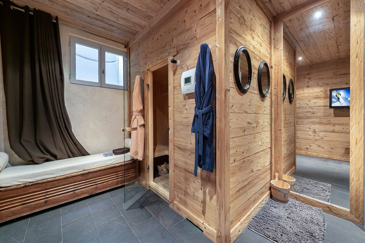 Chalet Les Brames — luxury villa photo 1