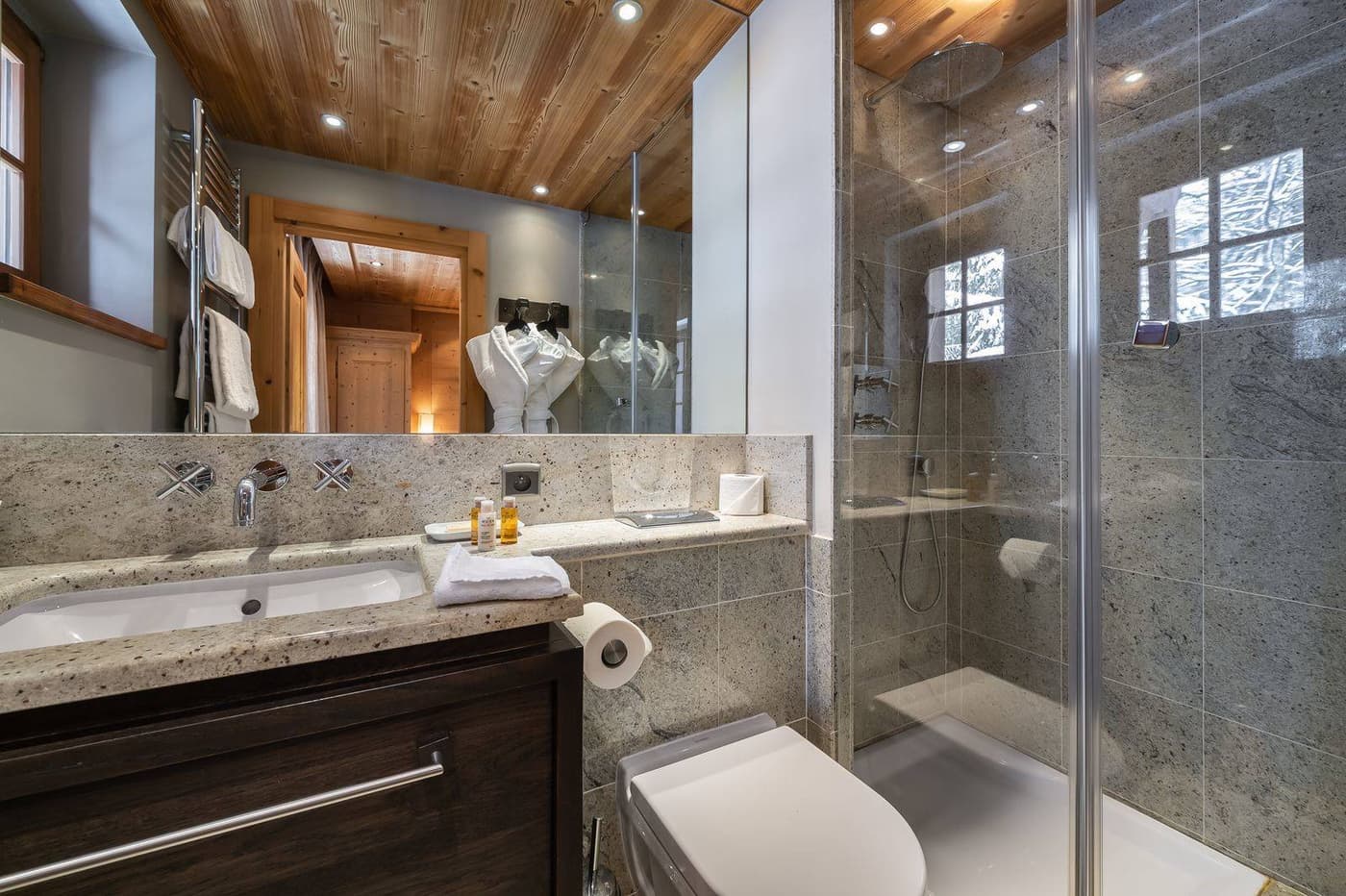 CHALET REINE DES PRÉS — luxury villa photo 17