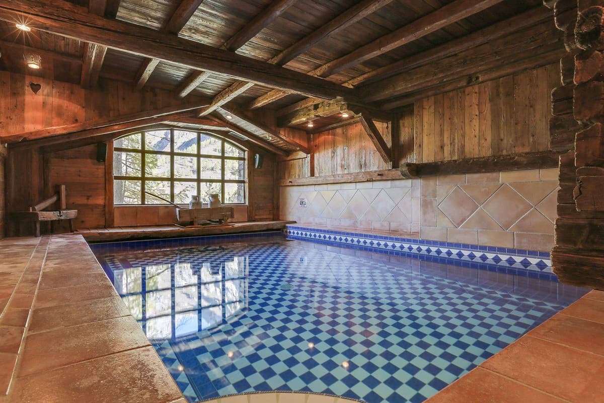 Chalet Eagles Nest — luxury villa photo 1