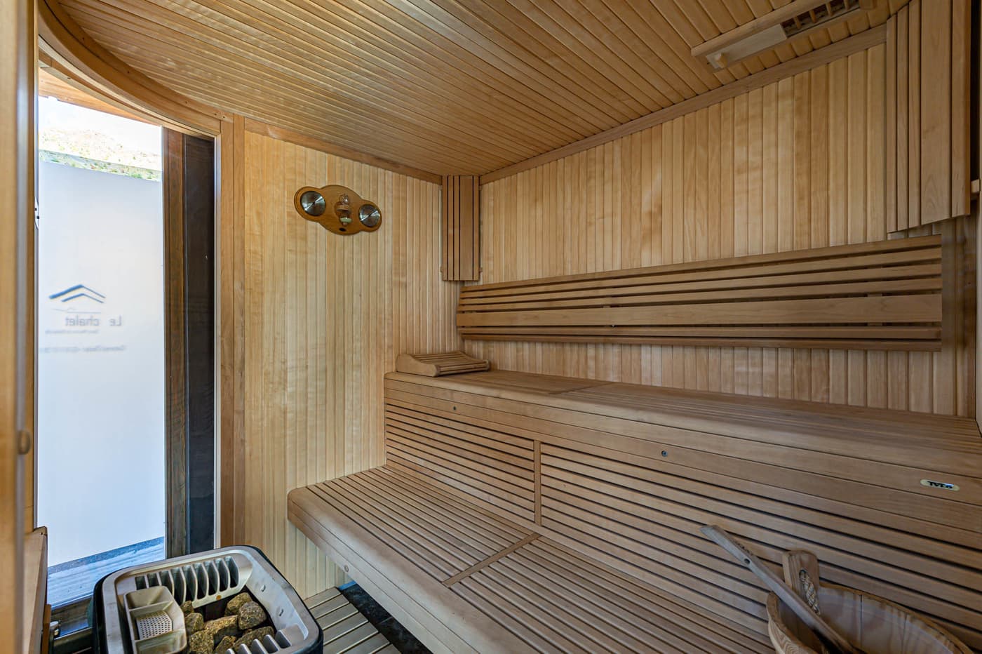 Le Chalet — luxury villa photo 2