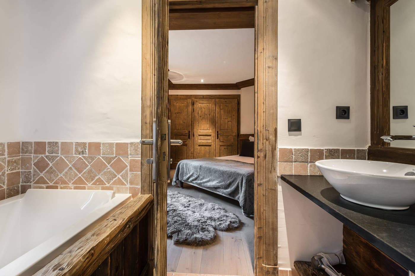 Chalet Le Petit Yeti — luxury villa photo 15
