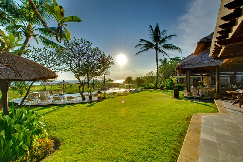 Sungai Tinggi Beach Villa — luxury villa photo 3