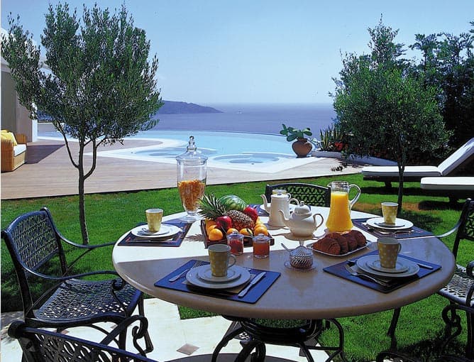 Royal Spa Pool Villa — luxury villa photo 3