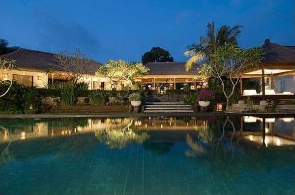 Umah di Beji — luxury villa photo 3