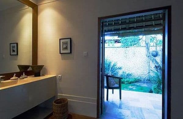 Umah di Beji — luxury villa photo 21