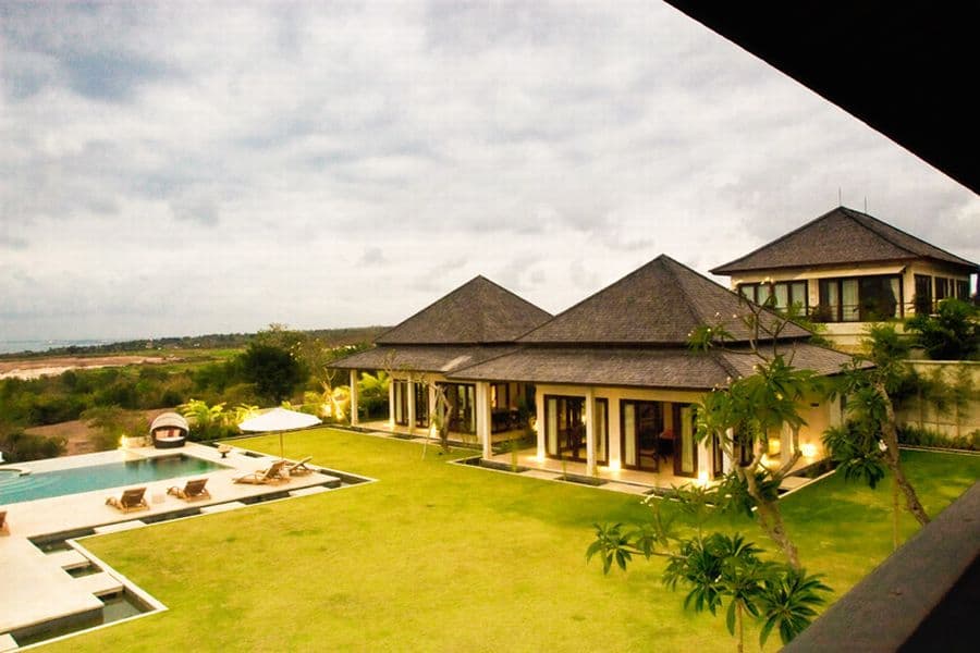 Villa Bulan Putih — luxury villa photo 2