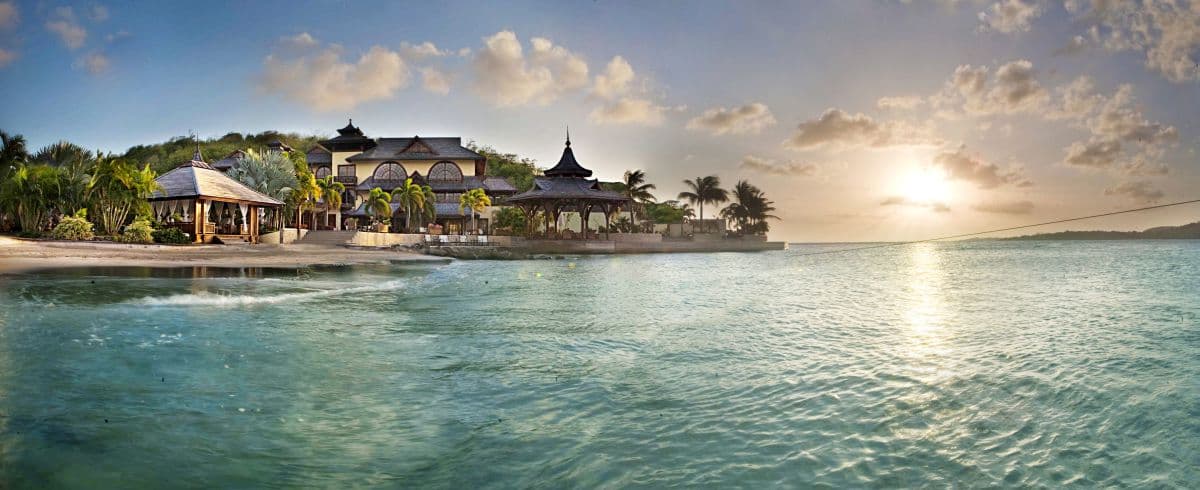 Beach House Residence — luxury villa photo 1