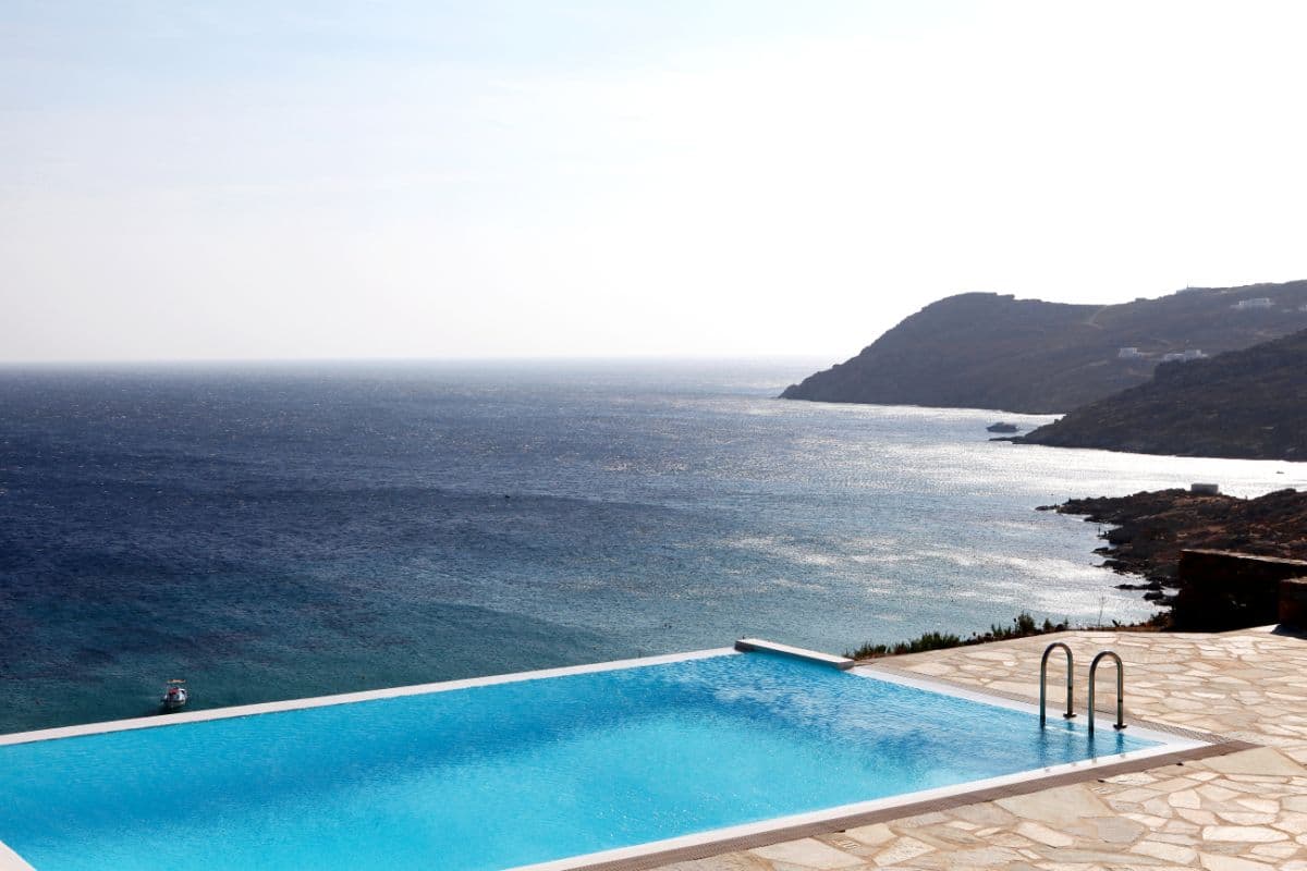 Elia White Residence — luxury villa photo 2