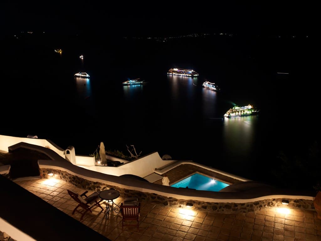 Santorini VV — luxury villa photo 14
