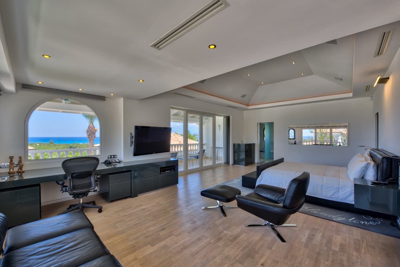 Villa Sandyline — luxury villa photo 1