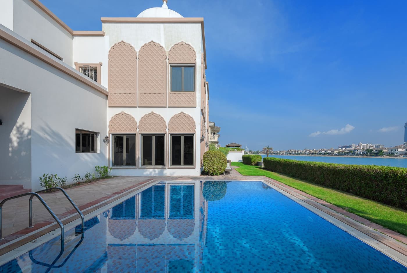 Dubai Luxury Villa — luxury villa photo 1