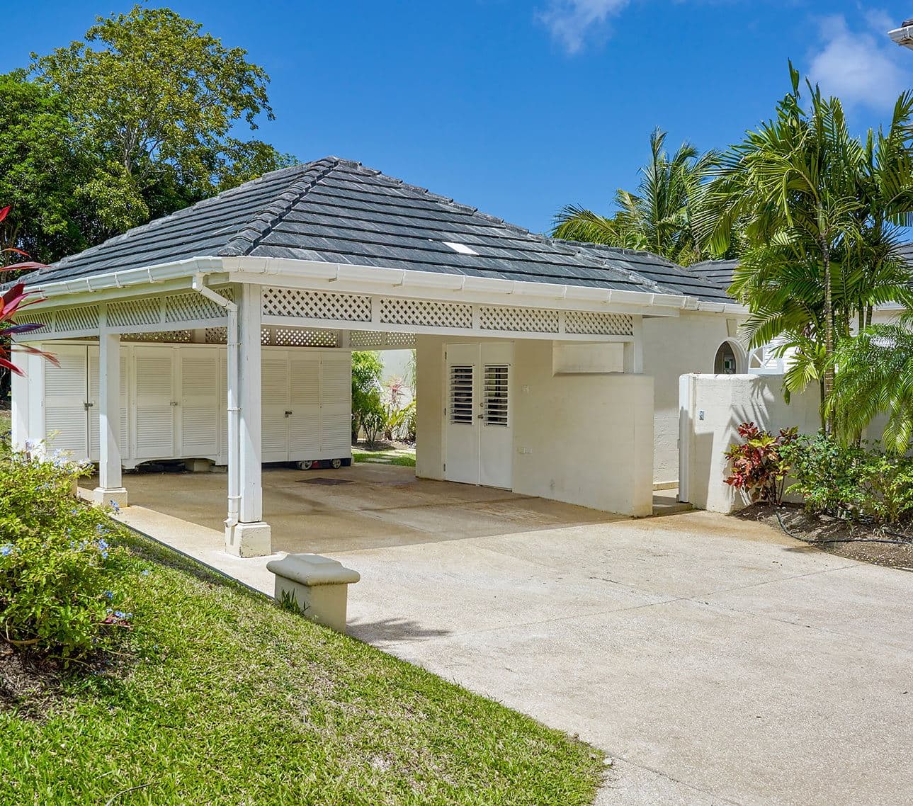 Villa Monkeys — luxury villa photo 14