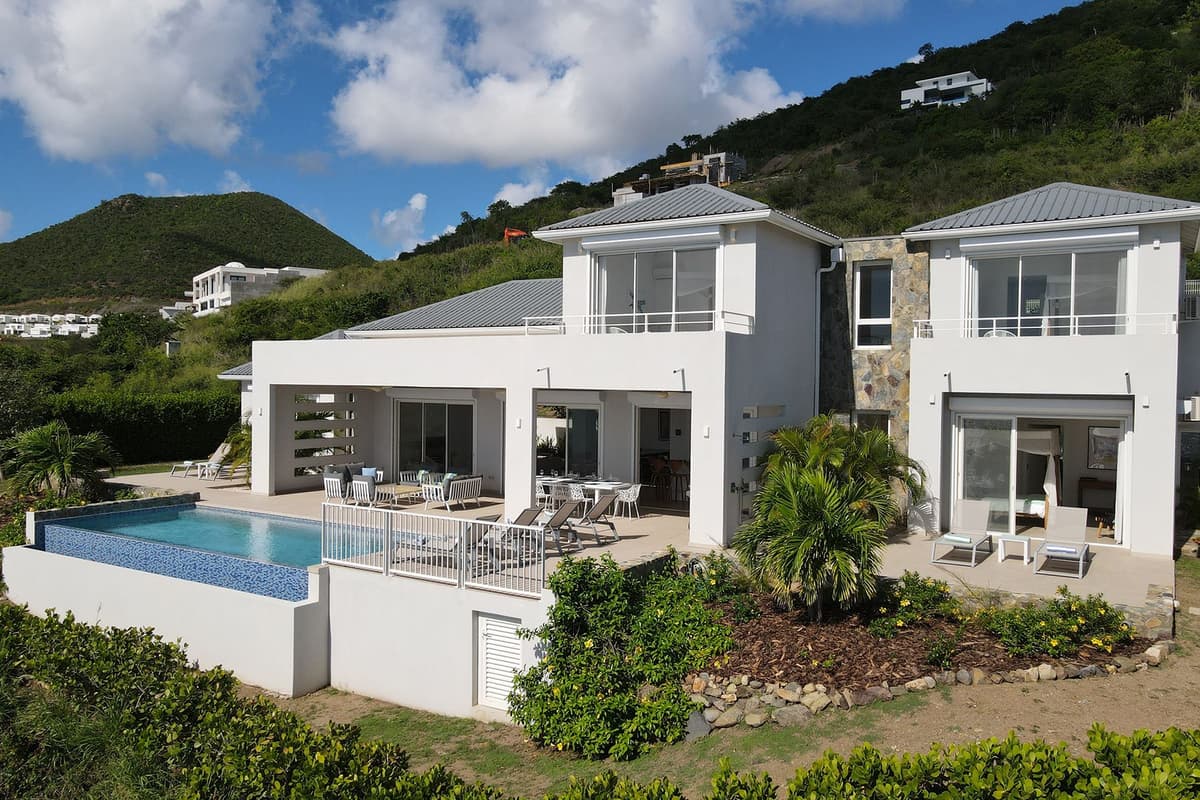 Villa Aqua — luxury villa photo 1