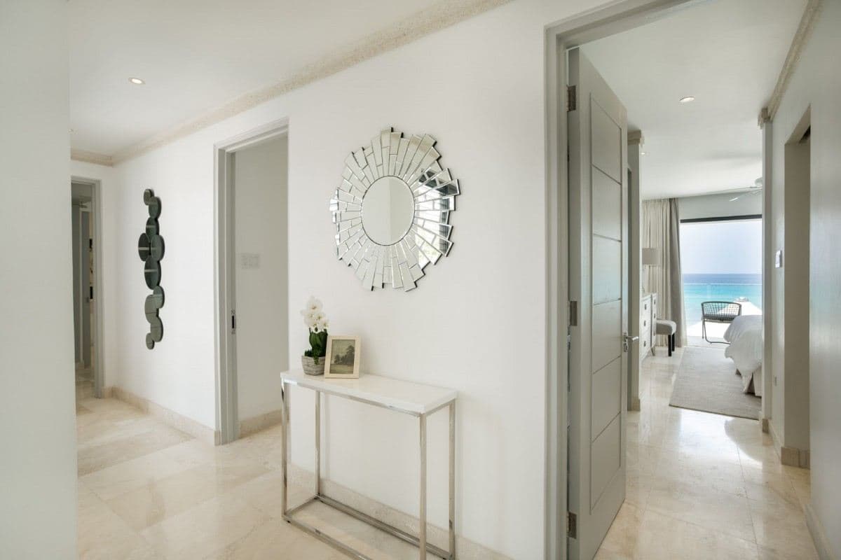 Reigate Villa — luxury villa photo 2