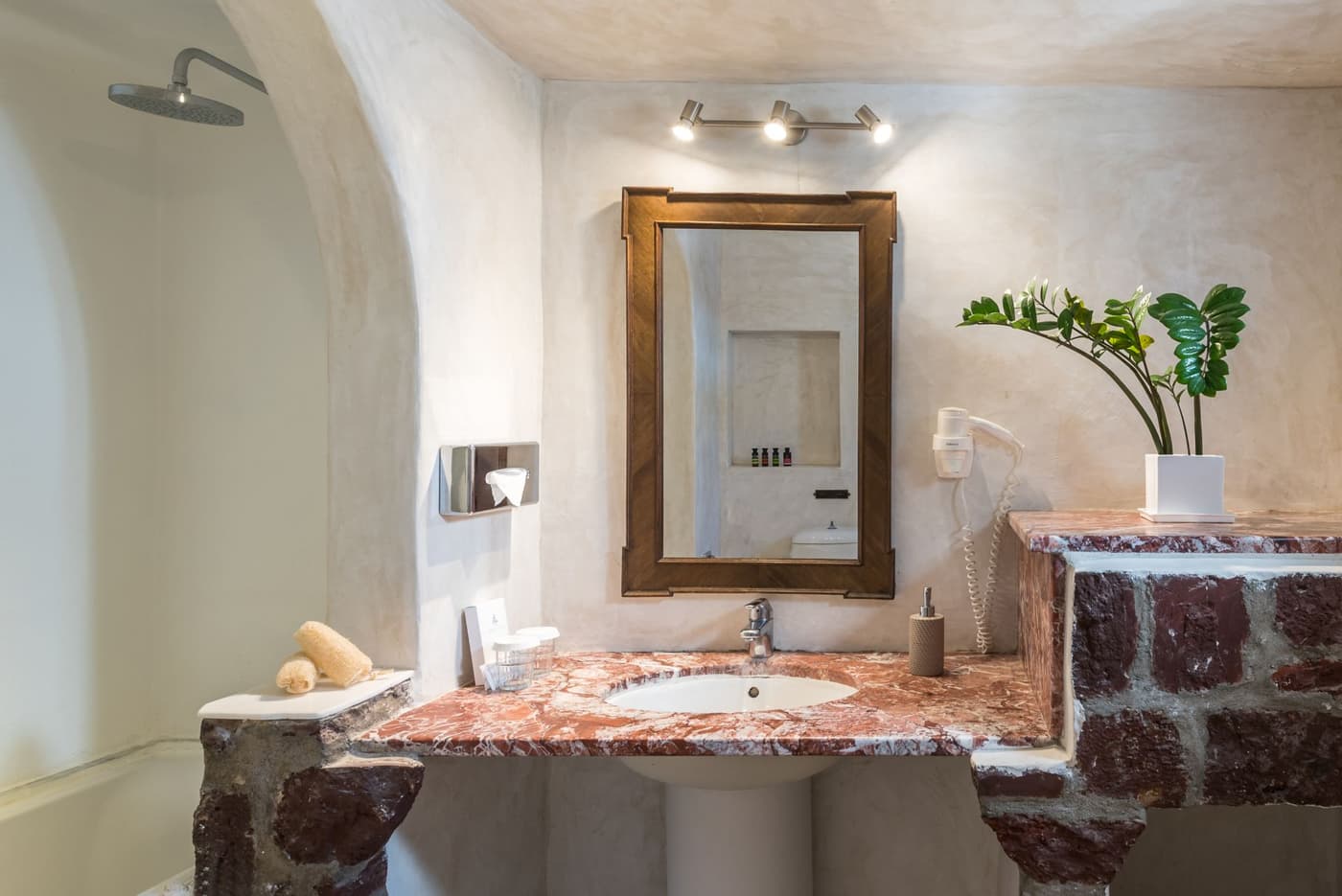Sunset Honeymoon Suite — luxury villa photo 3