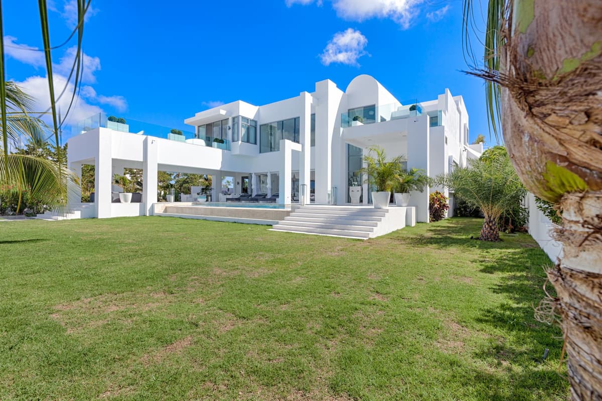 The Beach House — luxury villa photo 40