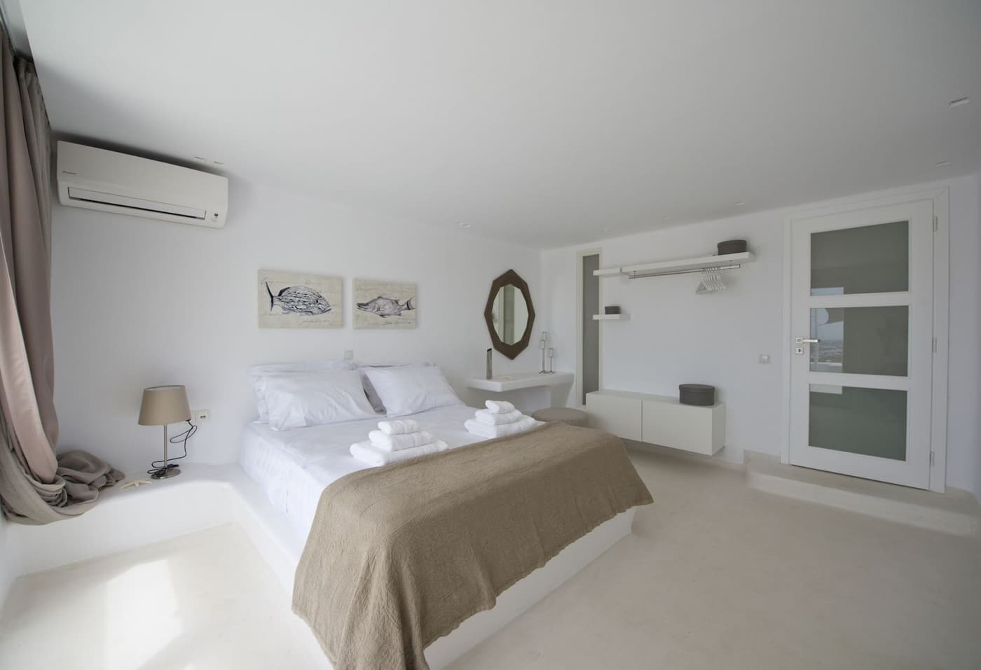 Suite Amethyst — luxury villa photo 2