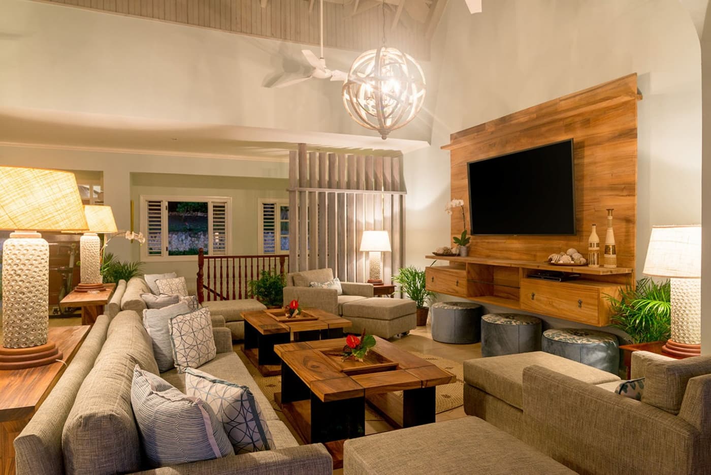 Fairway Manor — luxury villa photo 3