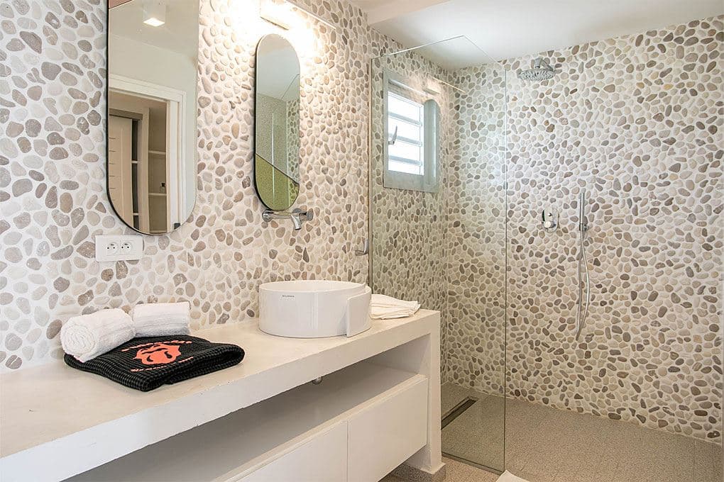Villa Rock Sea — luxury villa photo 26