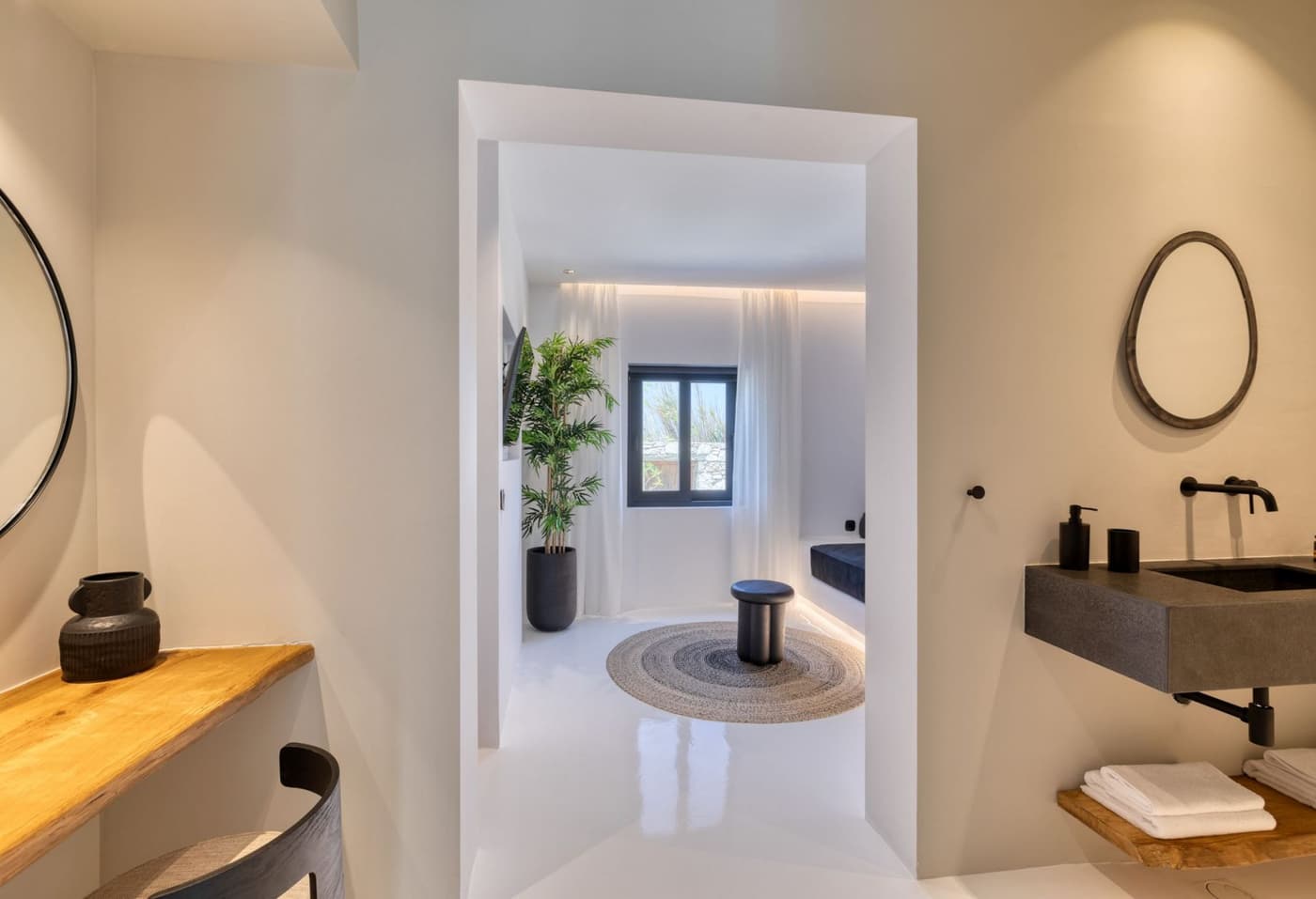 Mykonos Town Black Villa — luxury villa photo 2