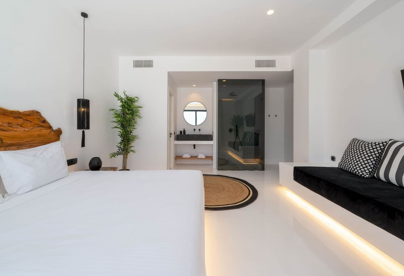 Mega Mansions Mykonos — luxury villa photo 3