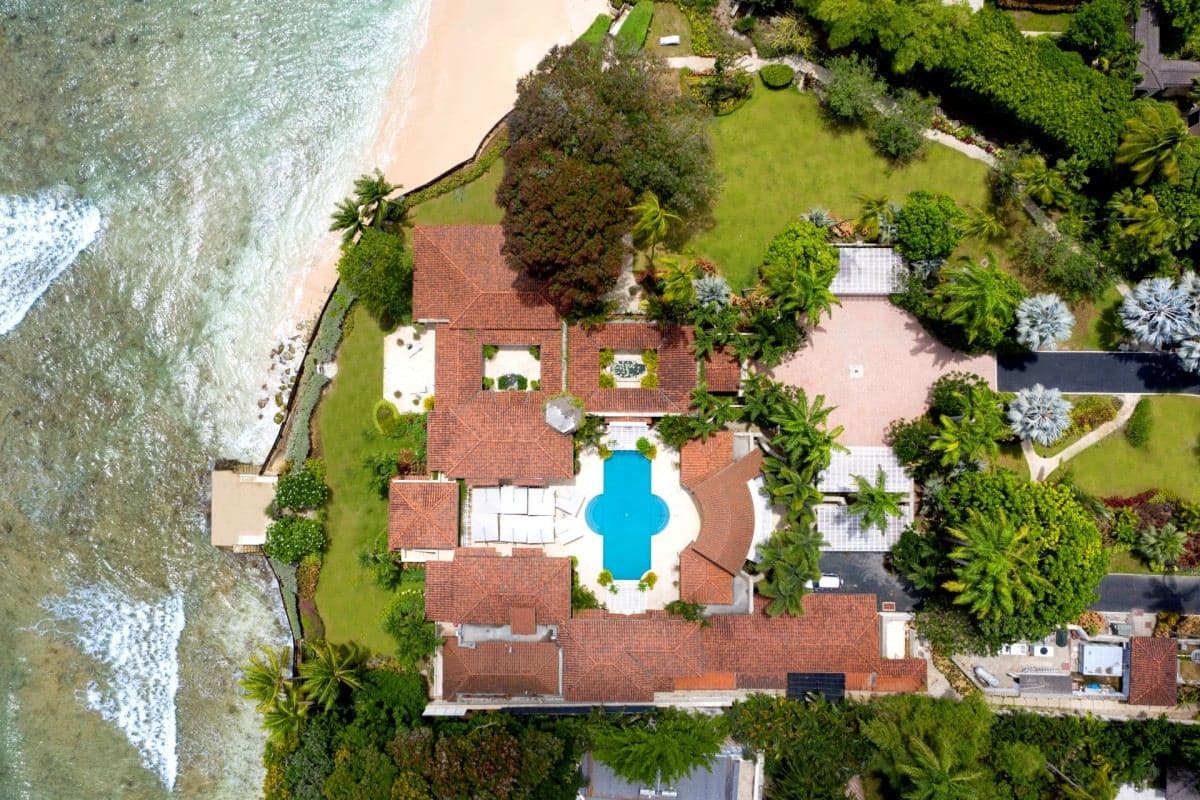 Villa Bachelor Hall — luxury villa photo 1