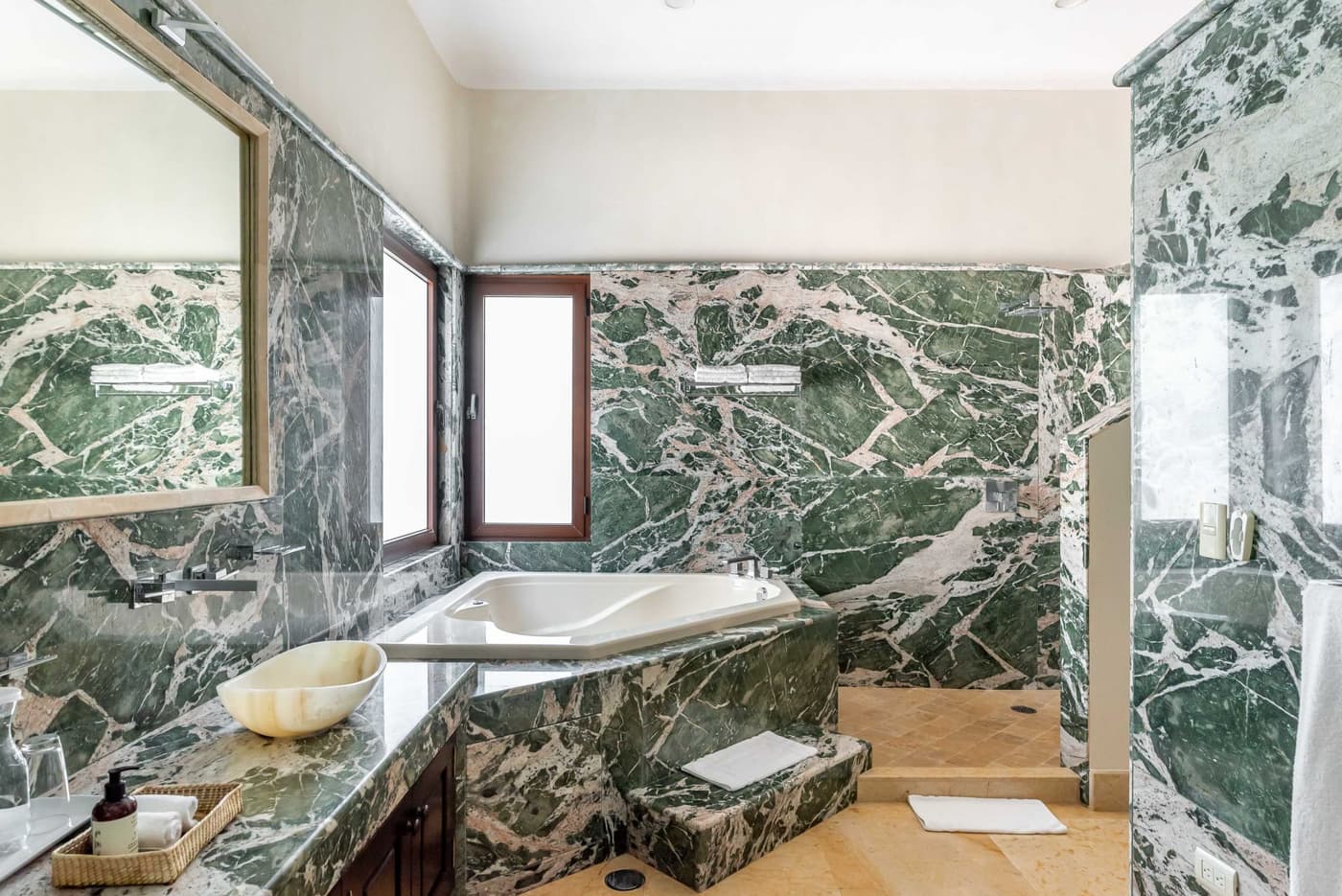 Hacienda Caracol — luxury villa photo 1